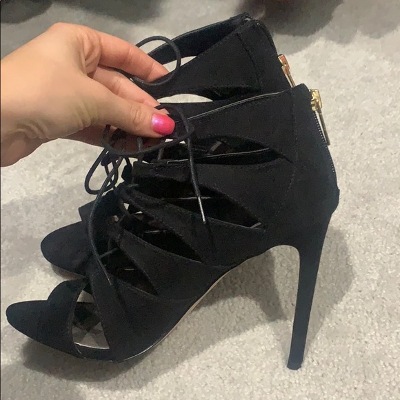 Heels - Picture 3 of 3